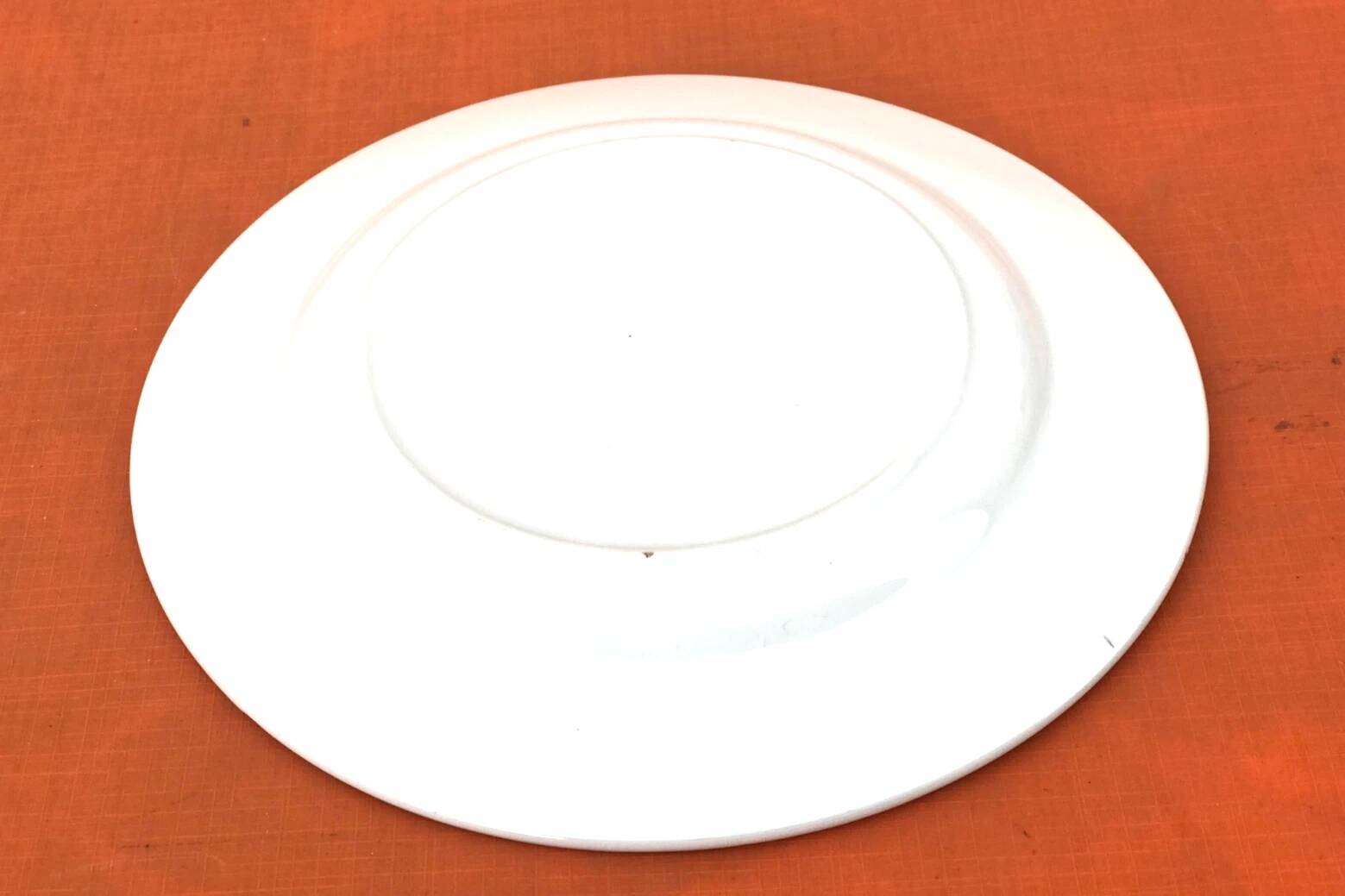 1950s set of 6 cheese/dessert plates, earthenware with gold frieze decoration.