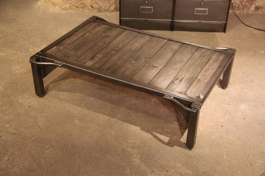 Industrial factory pallet coffee table