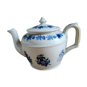 Saint Uze Teapot