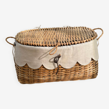 Wicker laundry basket