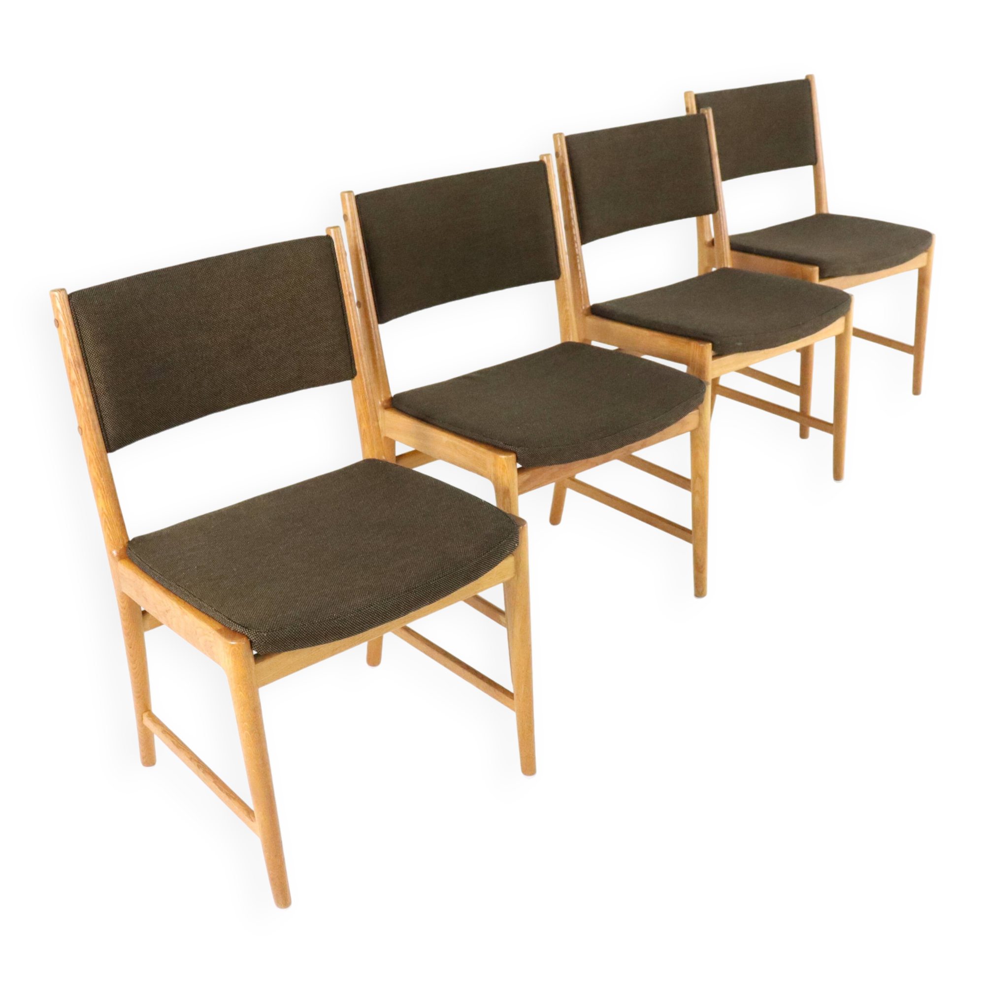 Set 4 Kai Lyngfeldt Larsen voor Soren Willasden stoelen