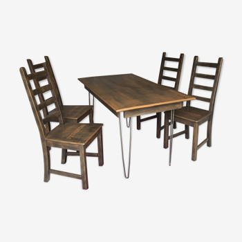 TABLE AND CHAIR SET