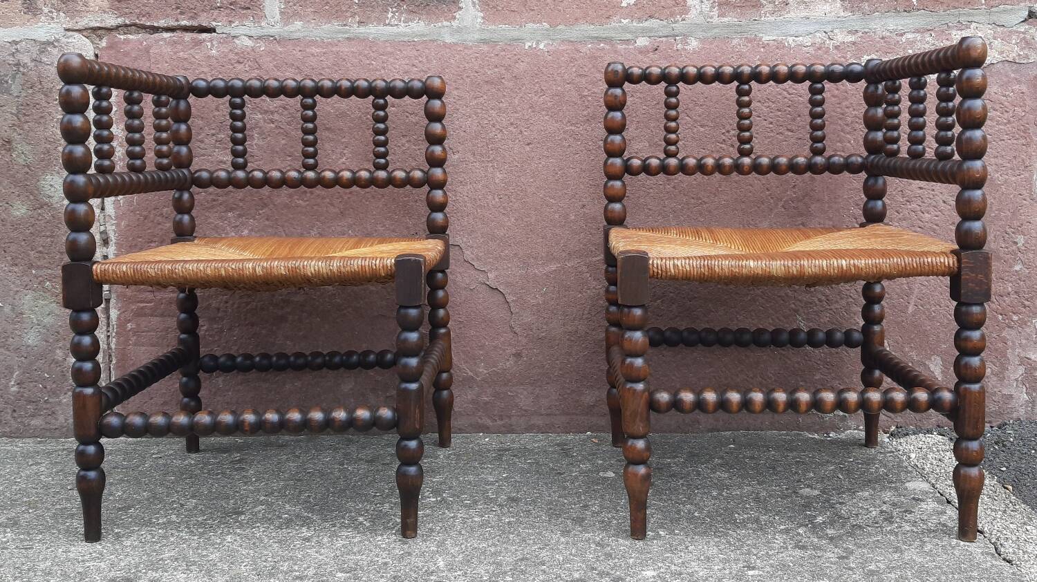 Pair of corner chairs or armchairs "fireplace corner" (Straw seat)
