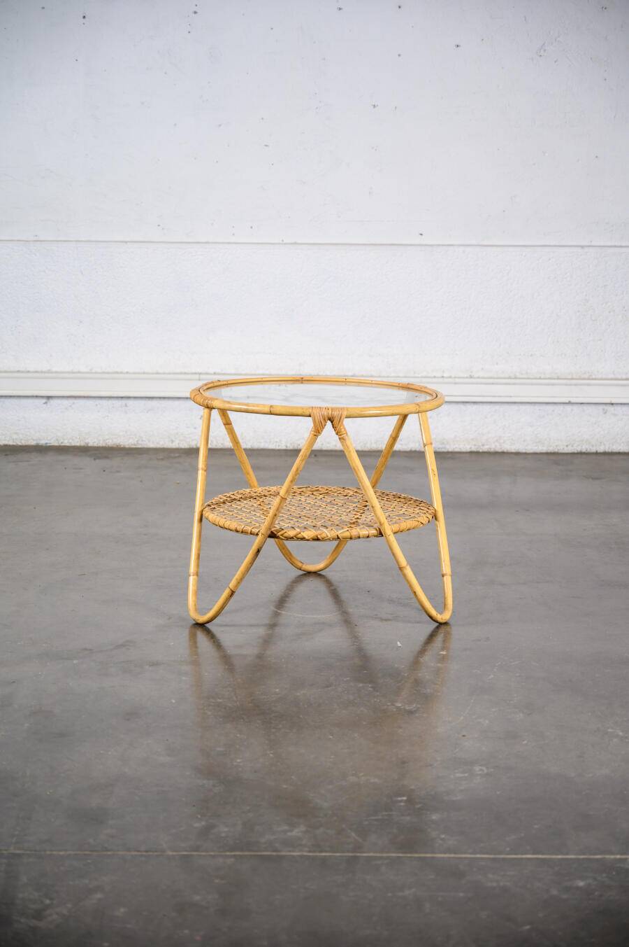 Table en verre et rotin