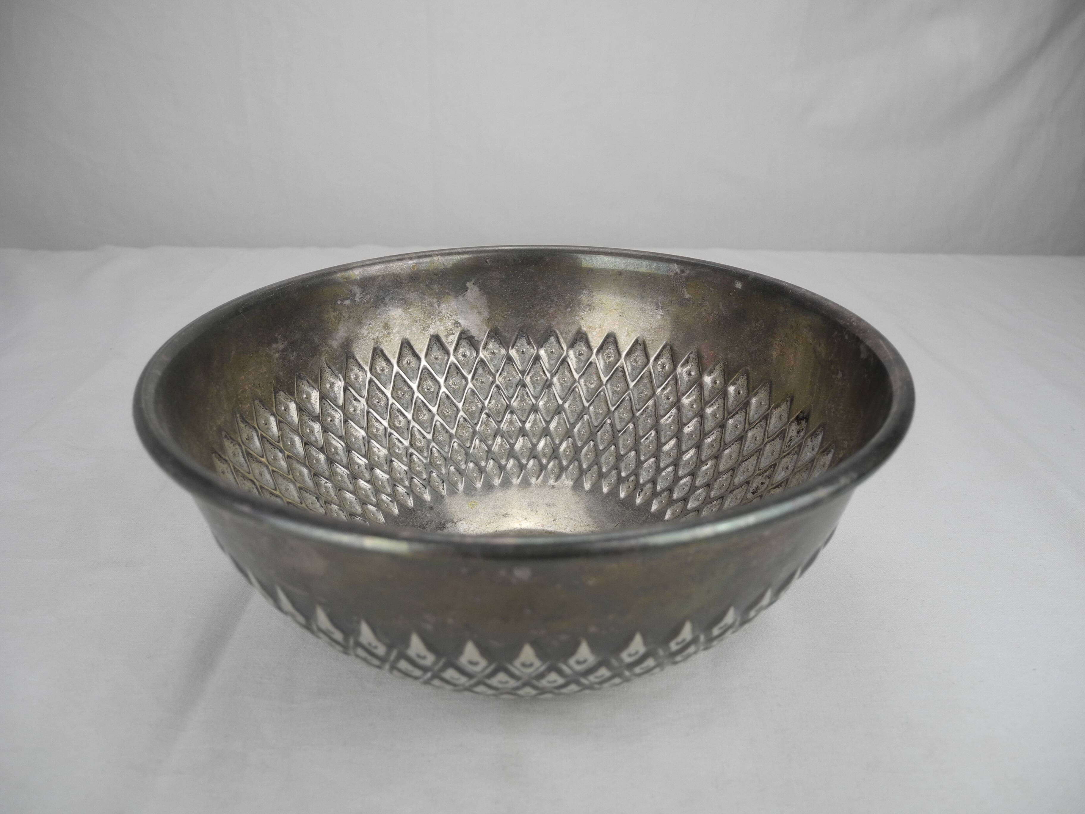 vintage silver-plated metal trinket dish by Olri.
