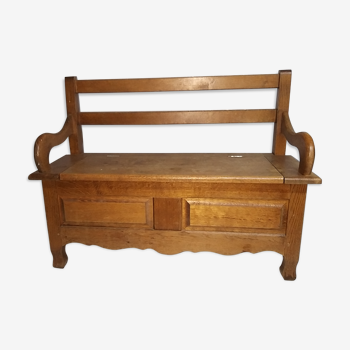 Bench / chest in oak