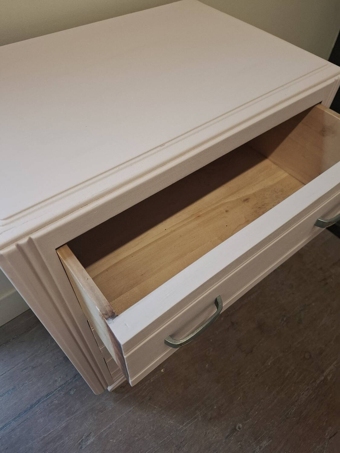 Children's chest of drawers