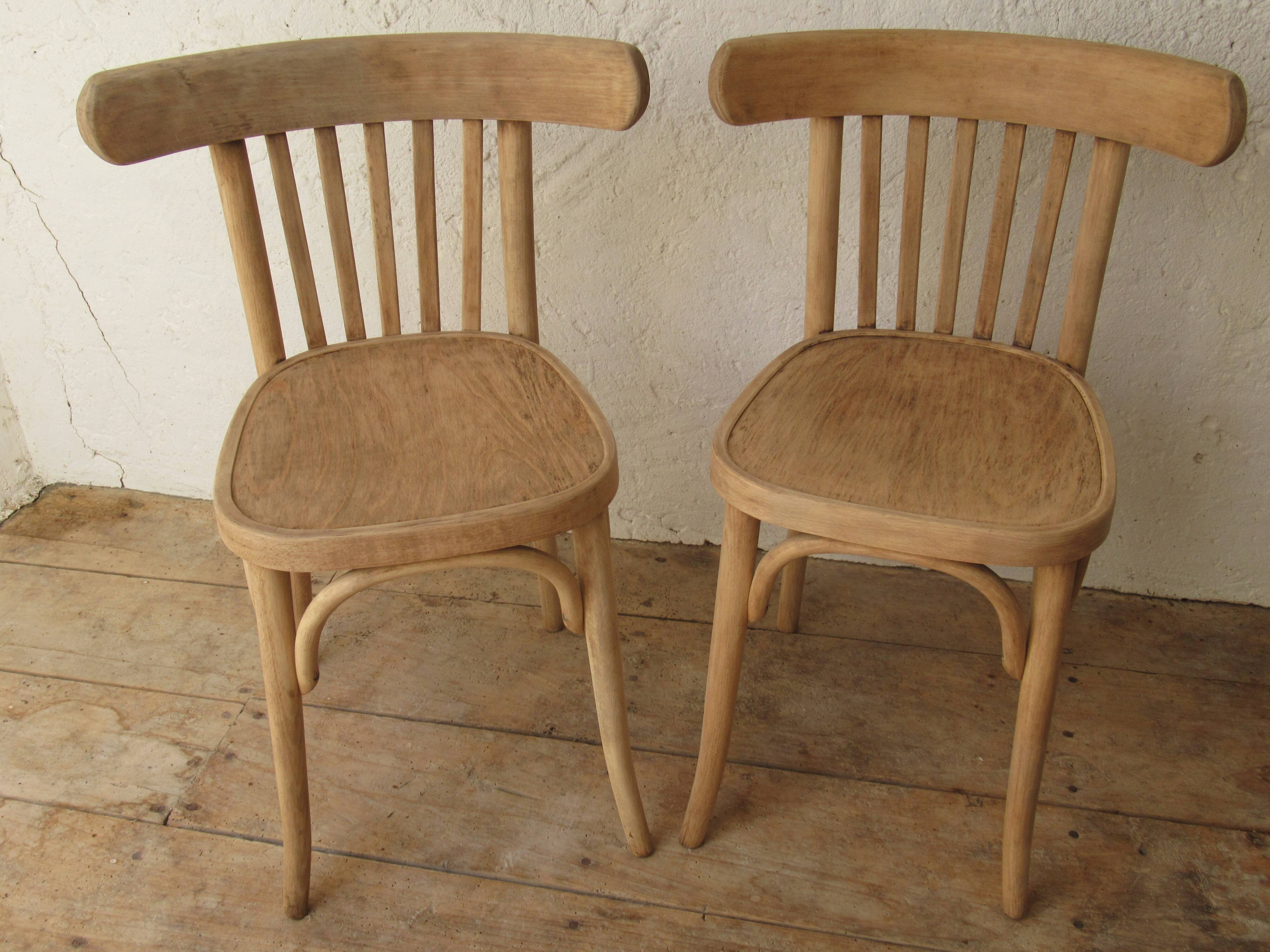 Paire de chaises bistrot en bois brut