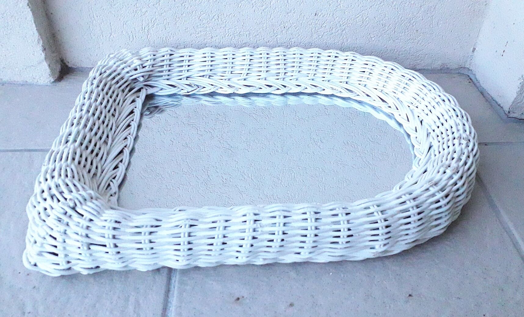 White wicker mirror