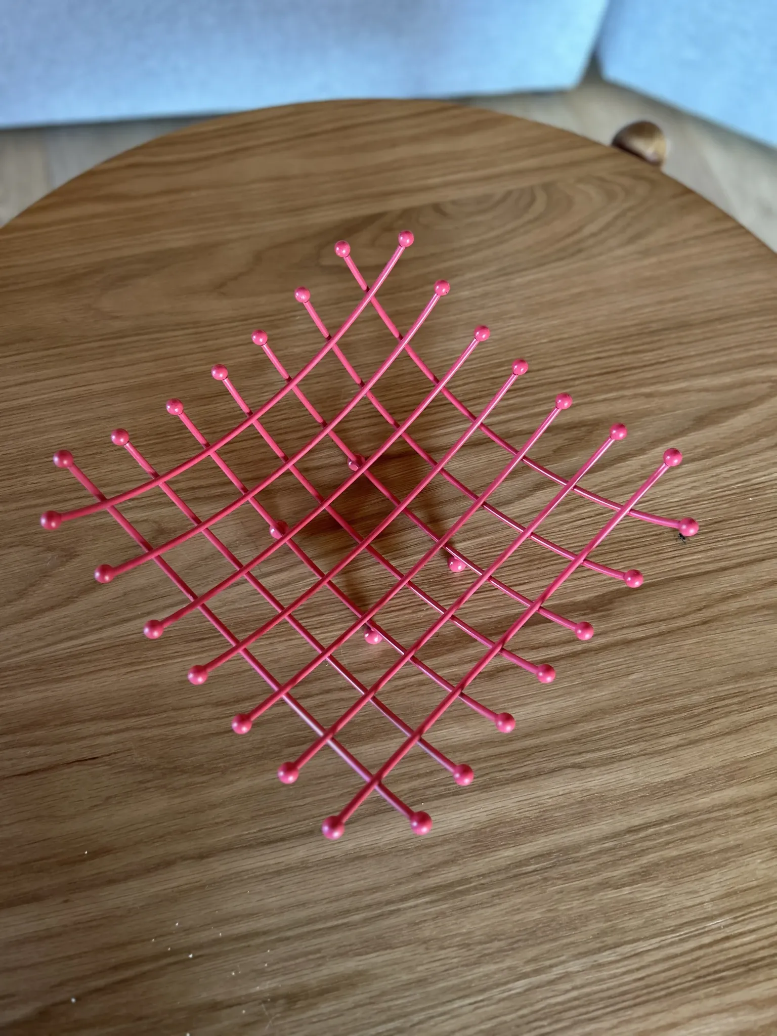 Fuchsia red metal fruit bowl Trådig IKEA Ehlén Johansson