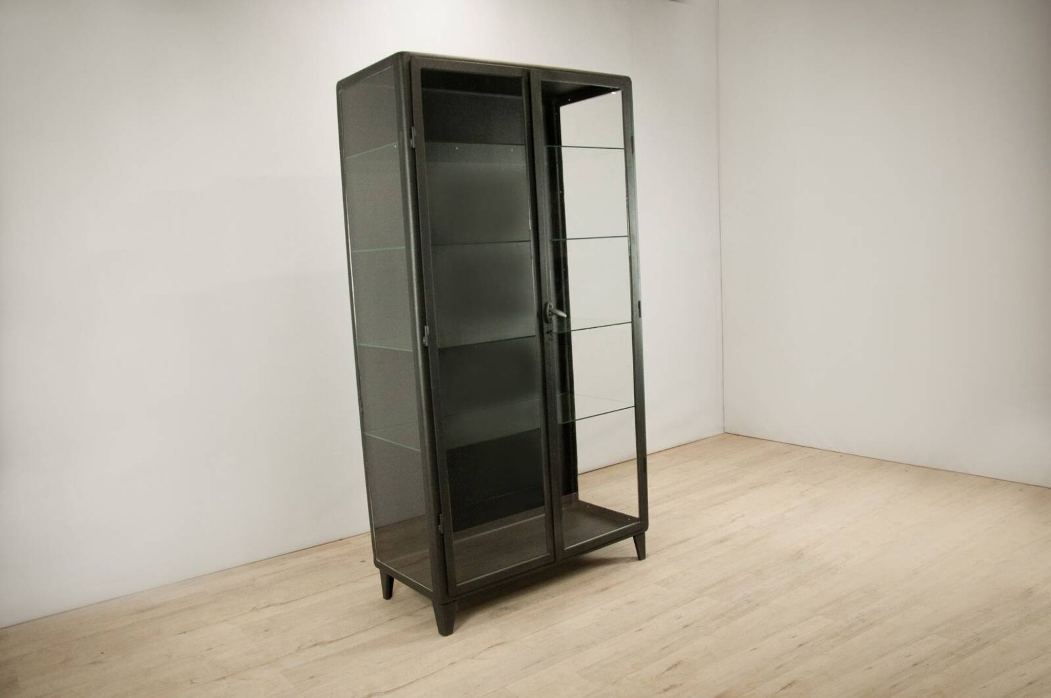 Armoire médicale mid-century, 1950s