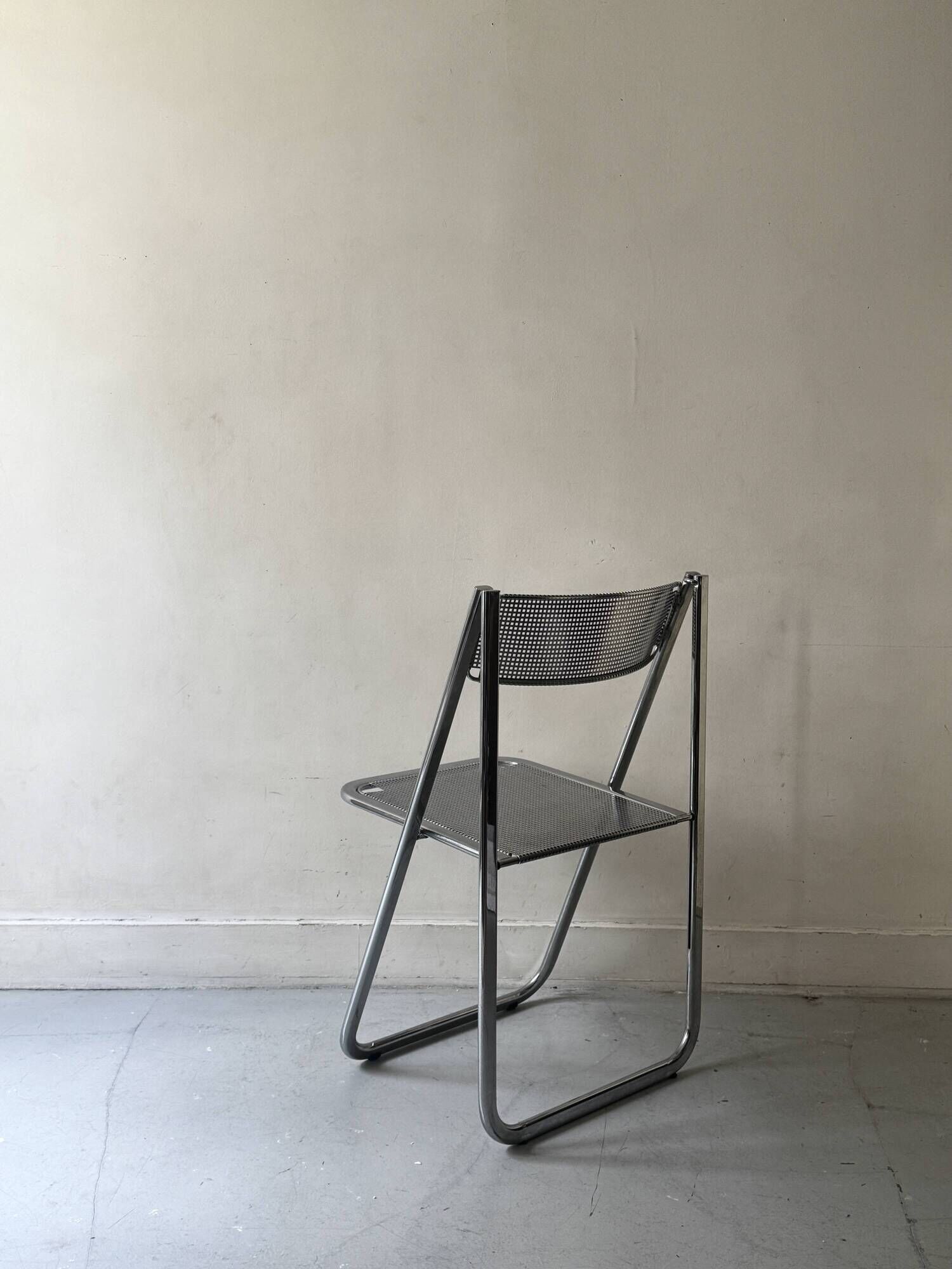 Chaise pliante Tamara en métal chromé et perforé d'Arrben, Italie 1980