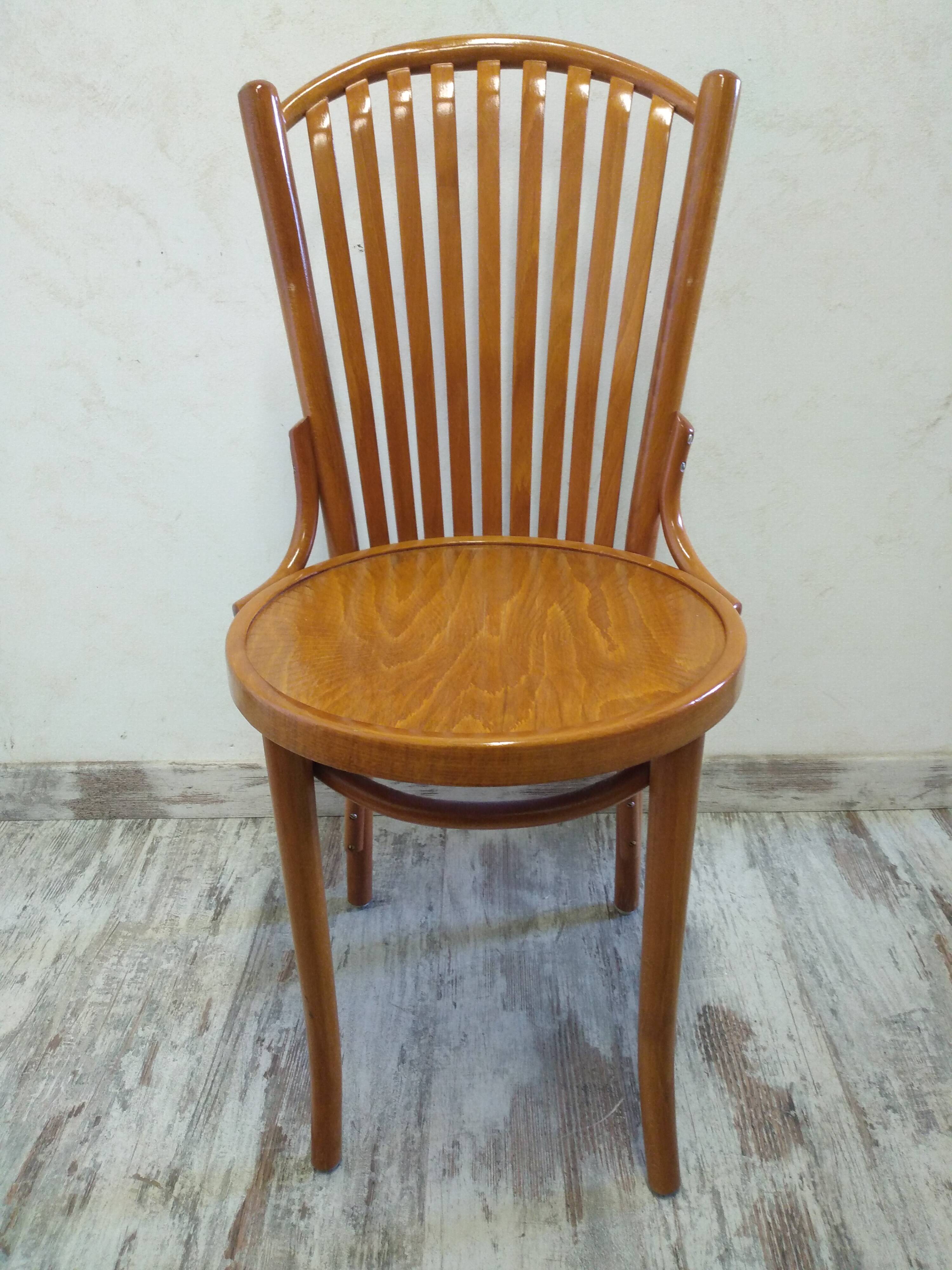 Chaises bistrot vintage