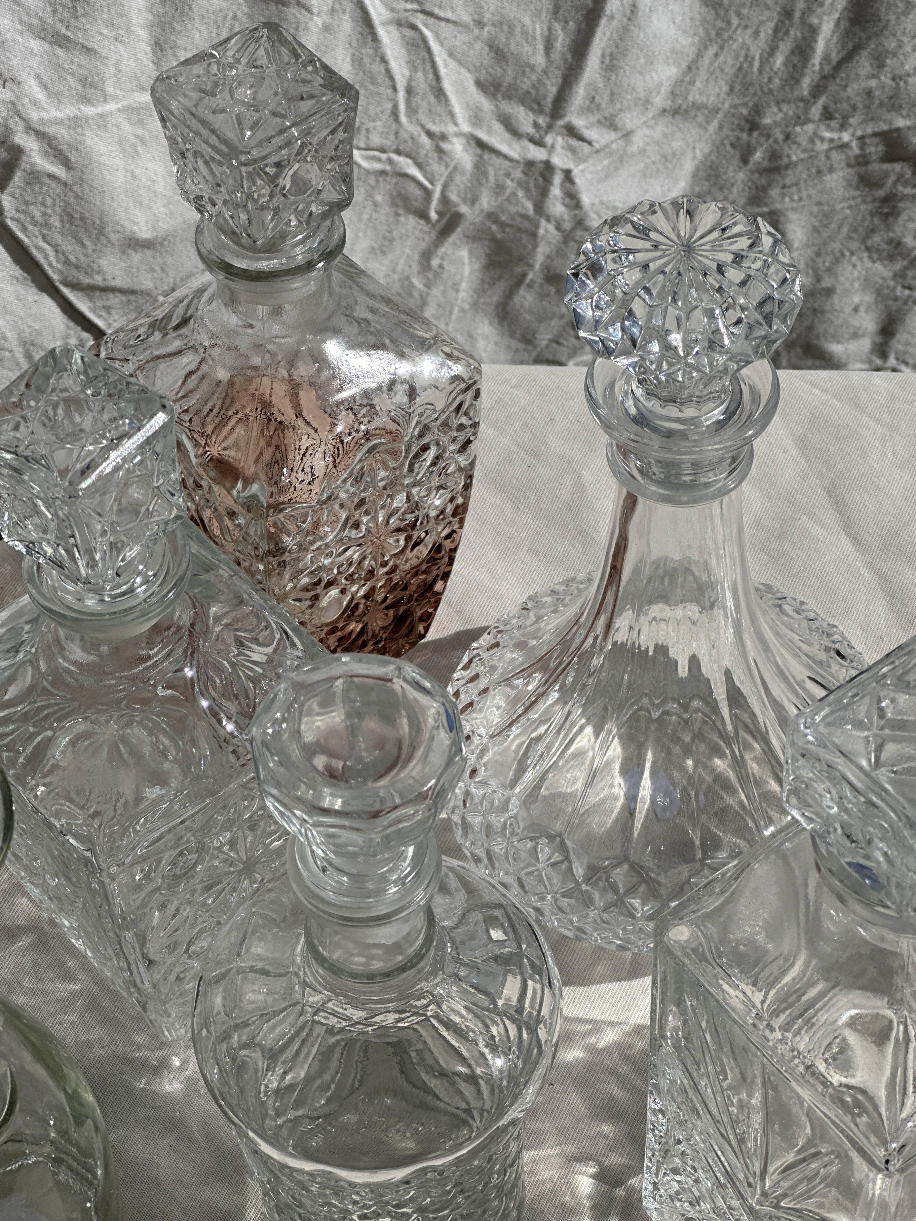 Large glass carafe with ribbed stopper H25