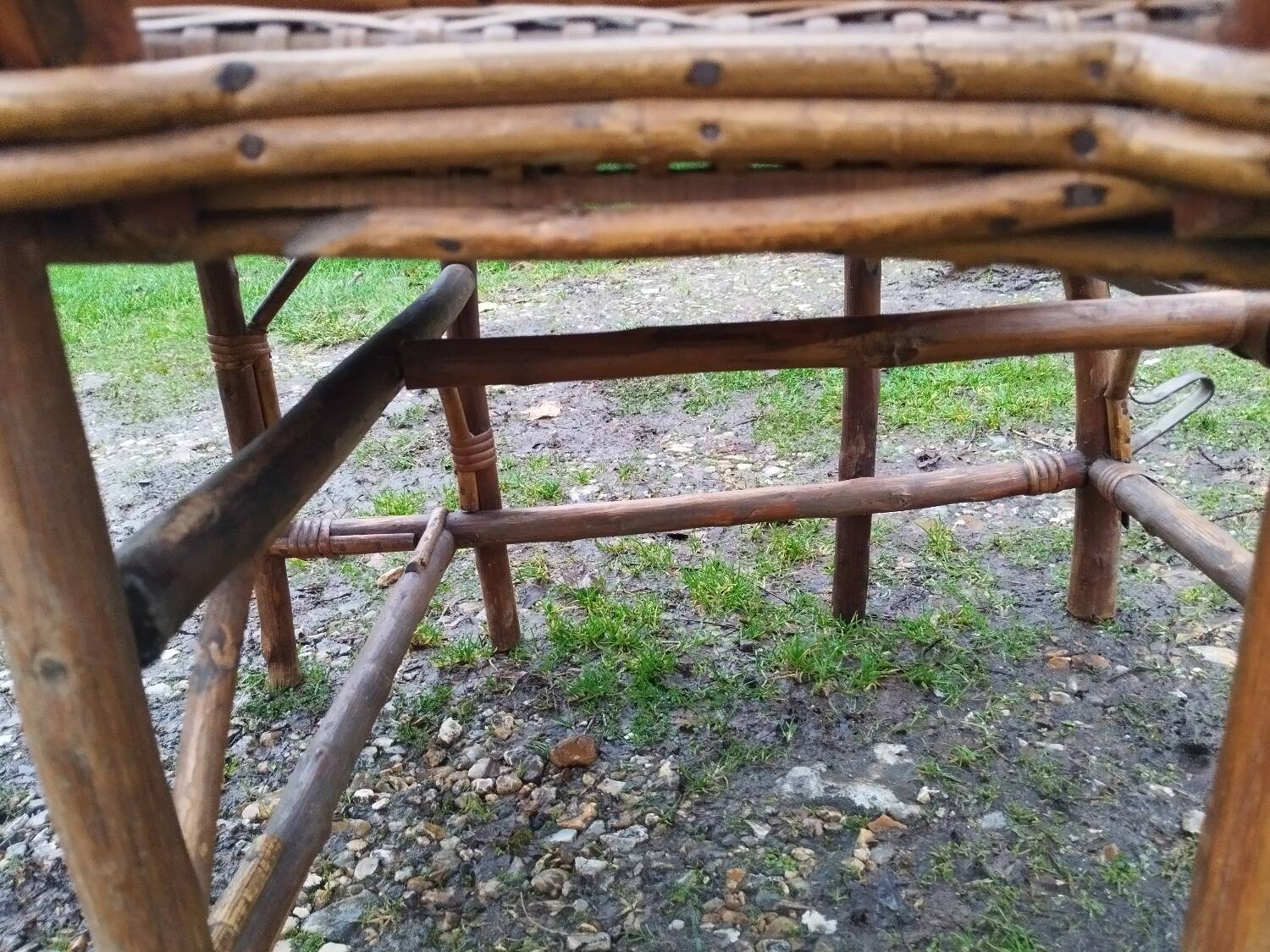 Vintage rattan chaise longue