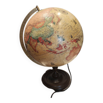 Large luminous globe