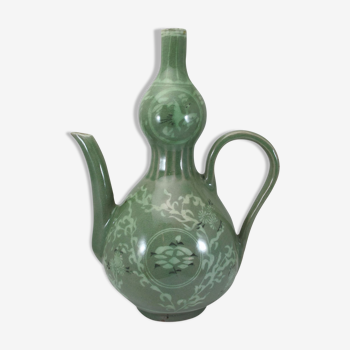 Asian Korean celadon porcelain pourer