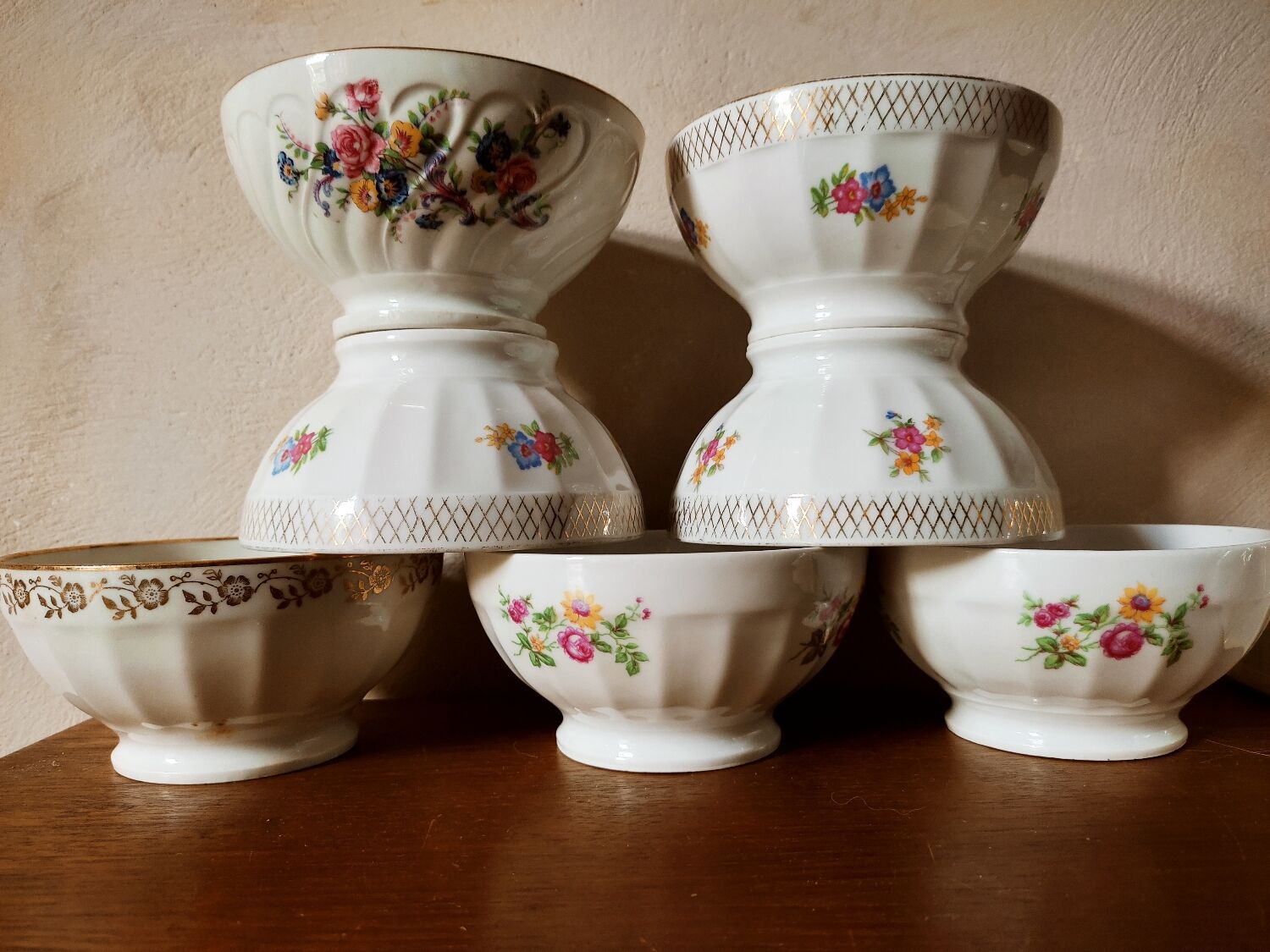 7 mismatched porcelain rib bowls