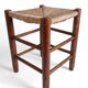 Style Charlotte Perriand, paire de tabourets en bois rustique et paille, France, vers 1950.