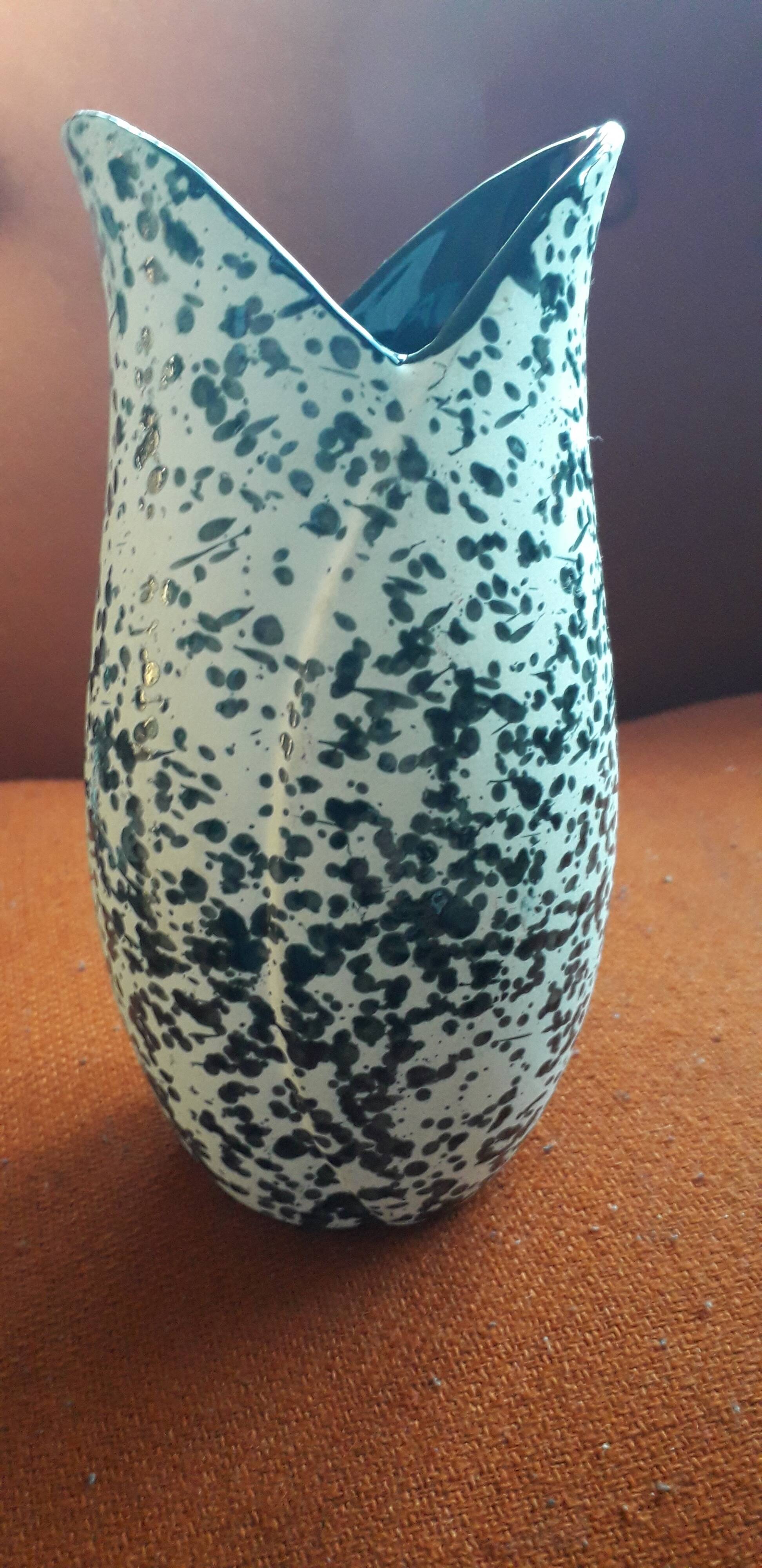 Very original vintage ceramic vase
