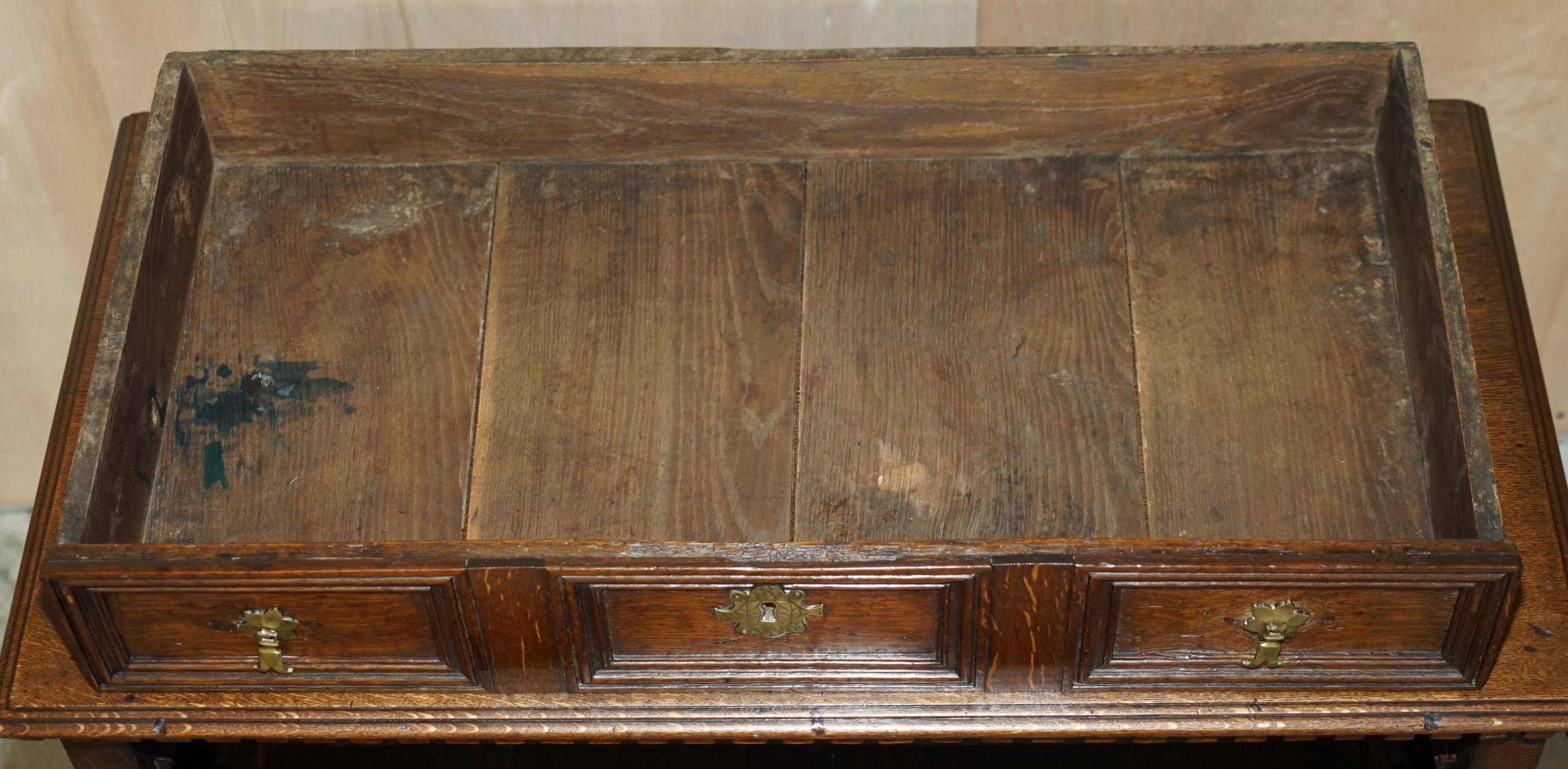 Commode hollandaise en chêne d'époque circa 1720-1740
