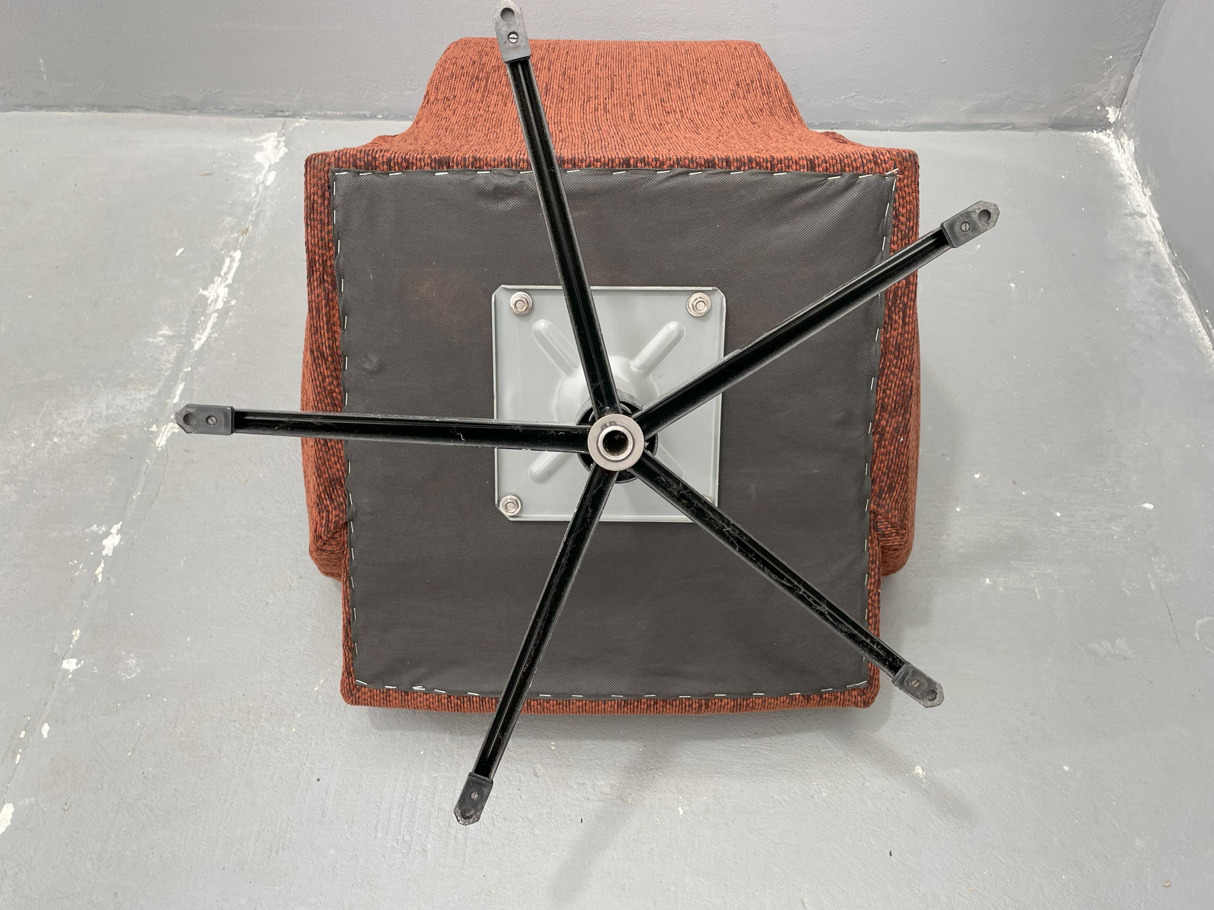 Fauteuil pivotant d'Europe de l'Est de Drevotvar, Tchécoslovaquie, années 1970