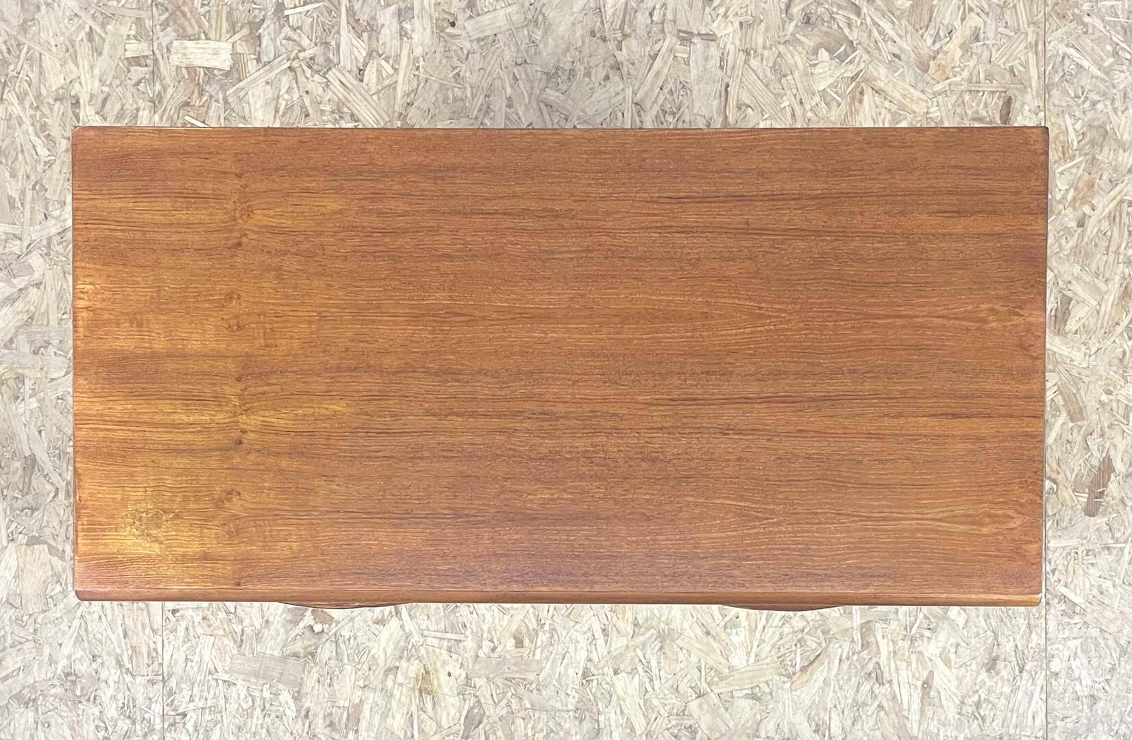 Coffre en teck style Mid-Century de Meredew