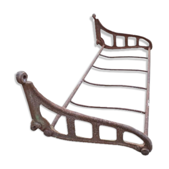 Cast iron luggage rack