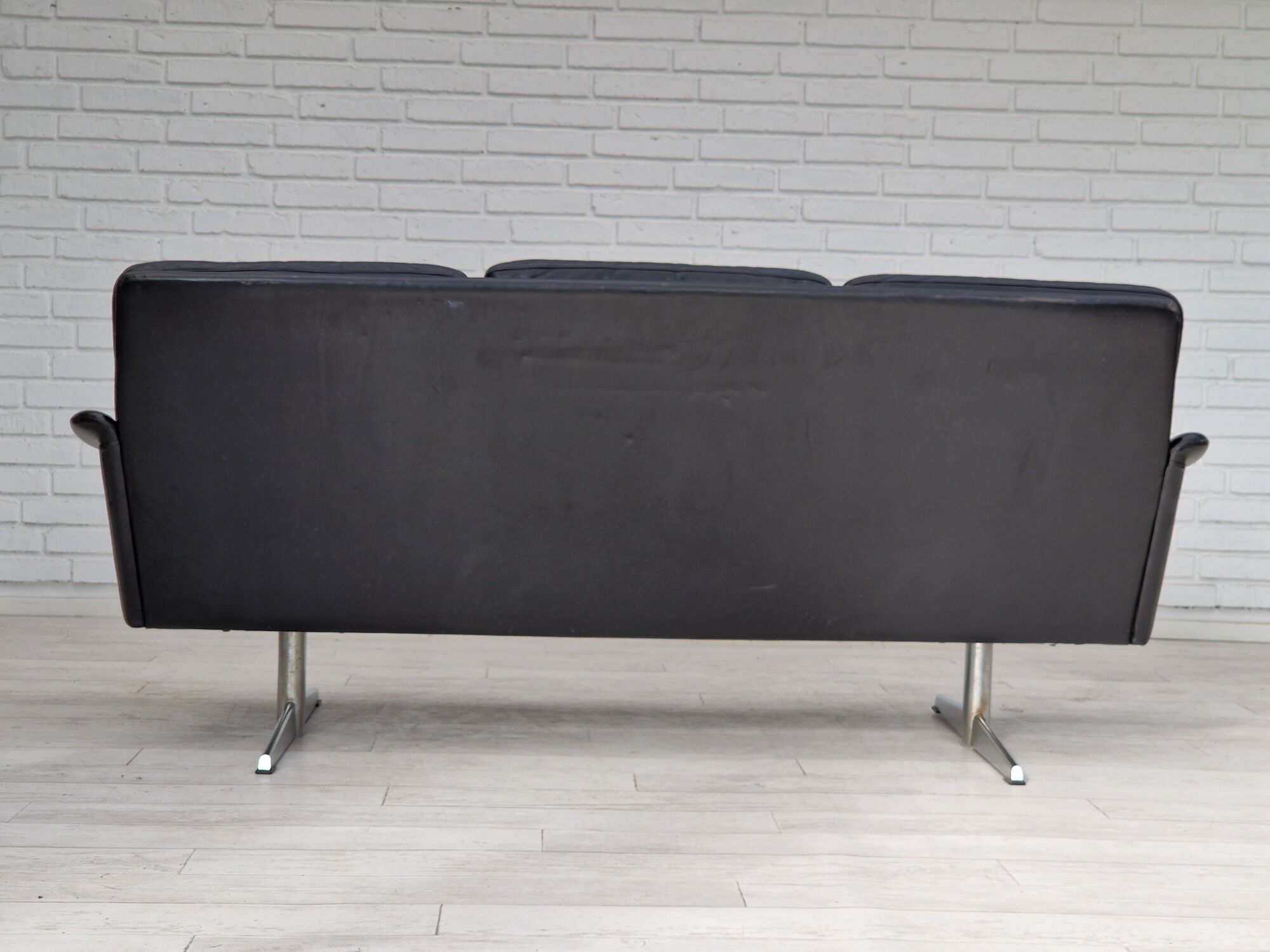 1970s, Danish design by Georg Thams for Vejen Møbelfabrik, 3 seater sofa, leather.