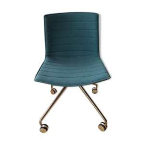 chaise tissu bleu tréteau