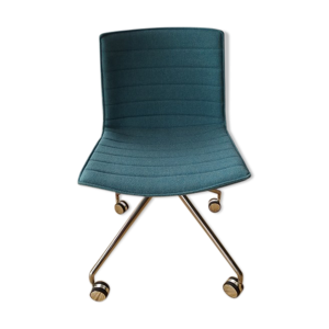 Chaise tissu bleu tréteau