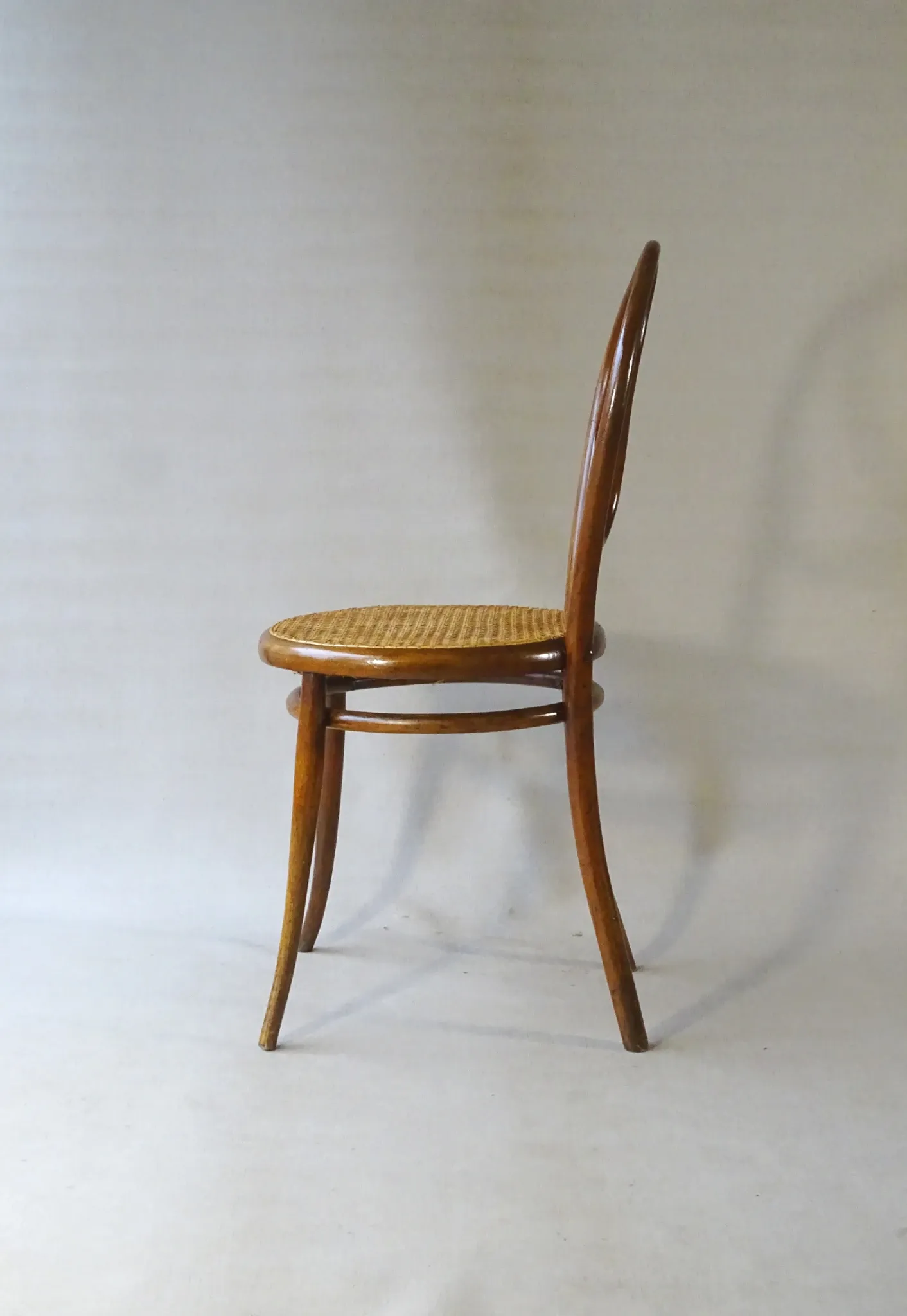 Thonet Chair No. 20 OMEGA circa 1870, original condition Bentwood