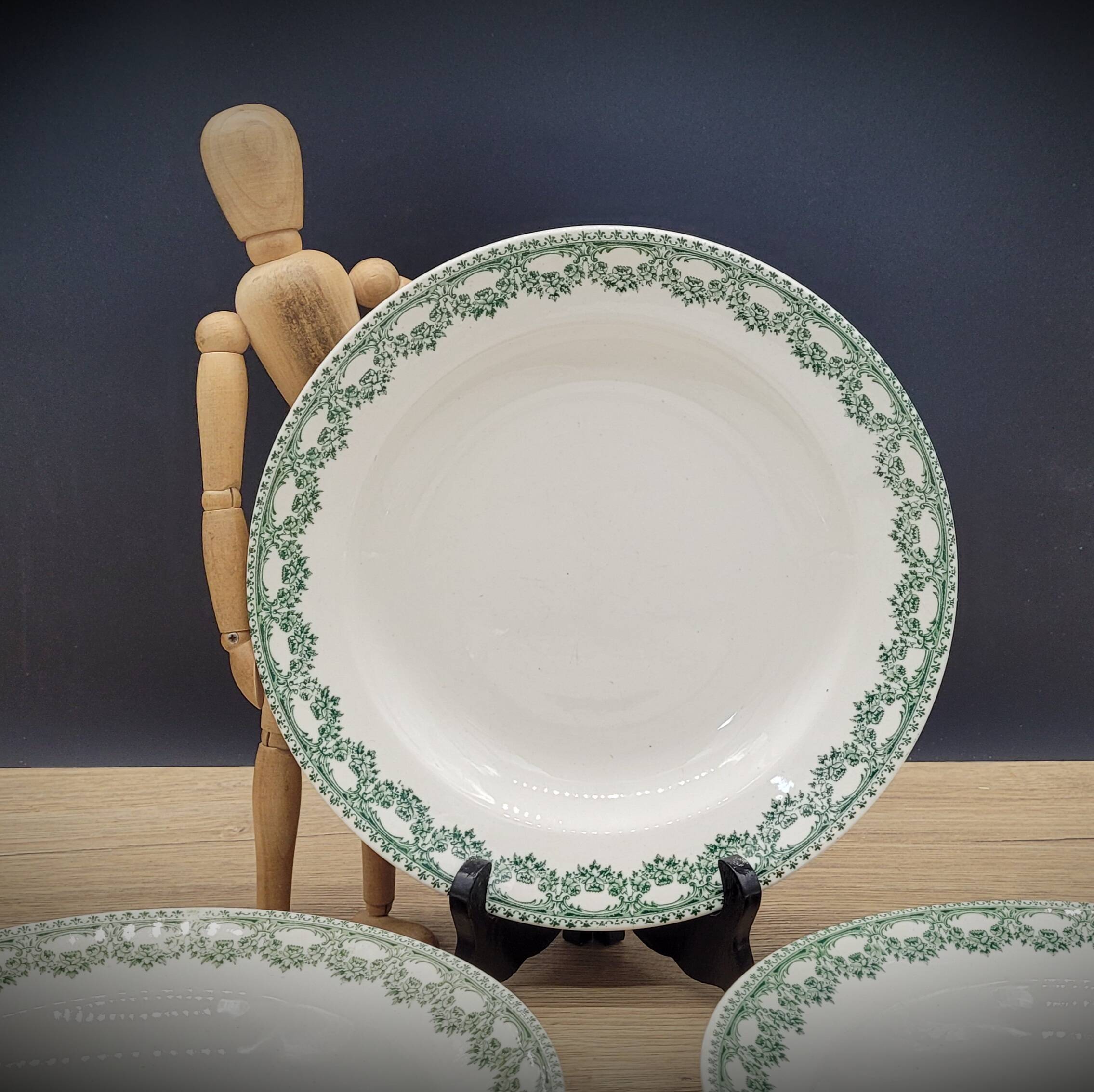 Set of 6 Carlotta Boch plates