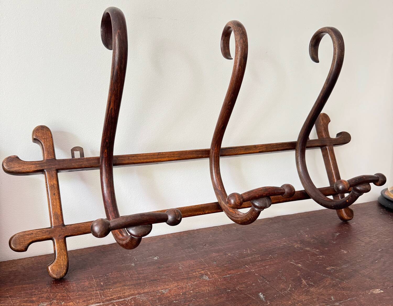 Porte manteau mural en bois Thonet