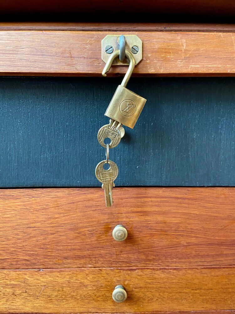 Wooden dentist layette