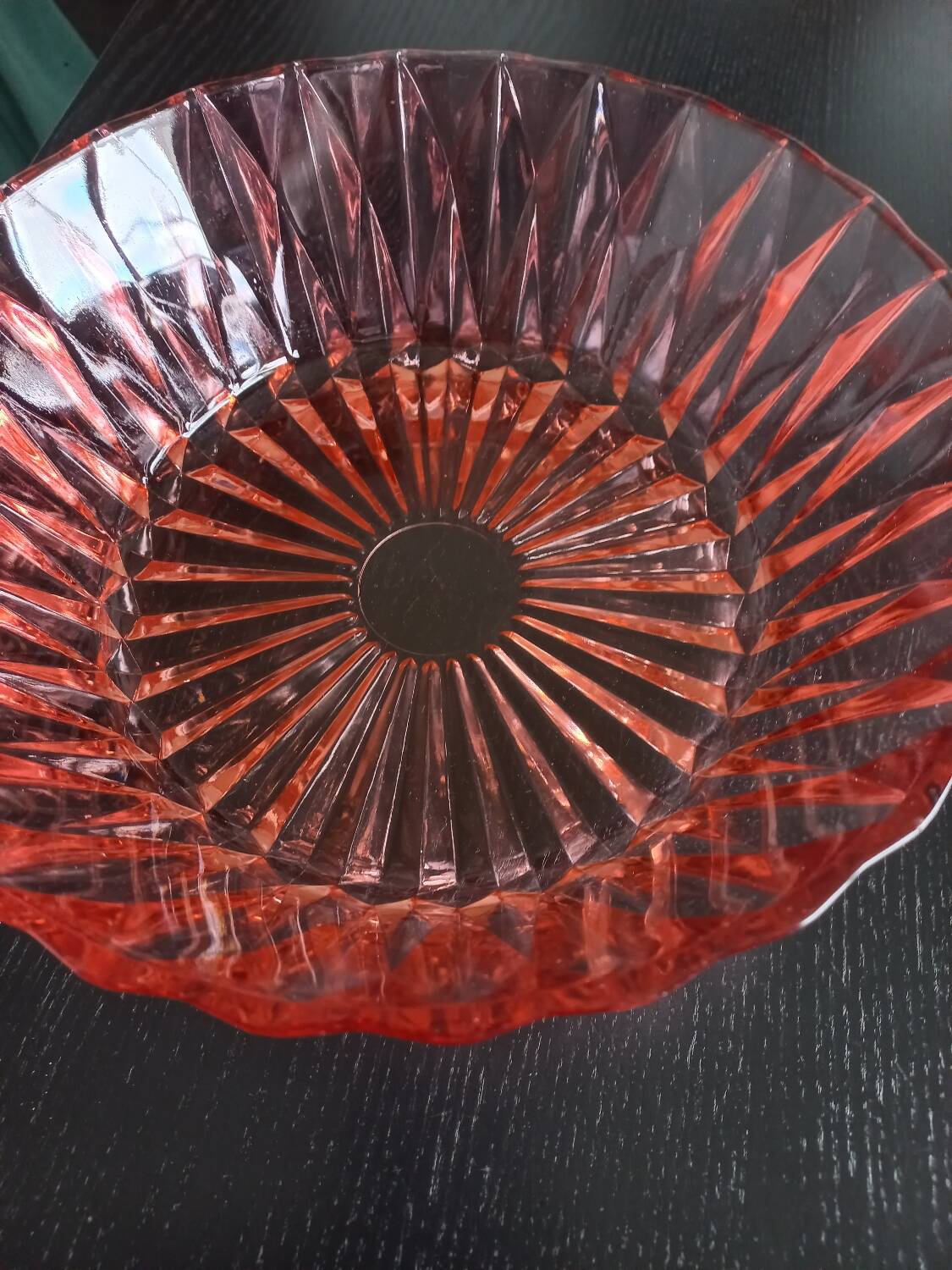 Chiseled pink glass salad bowl