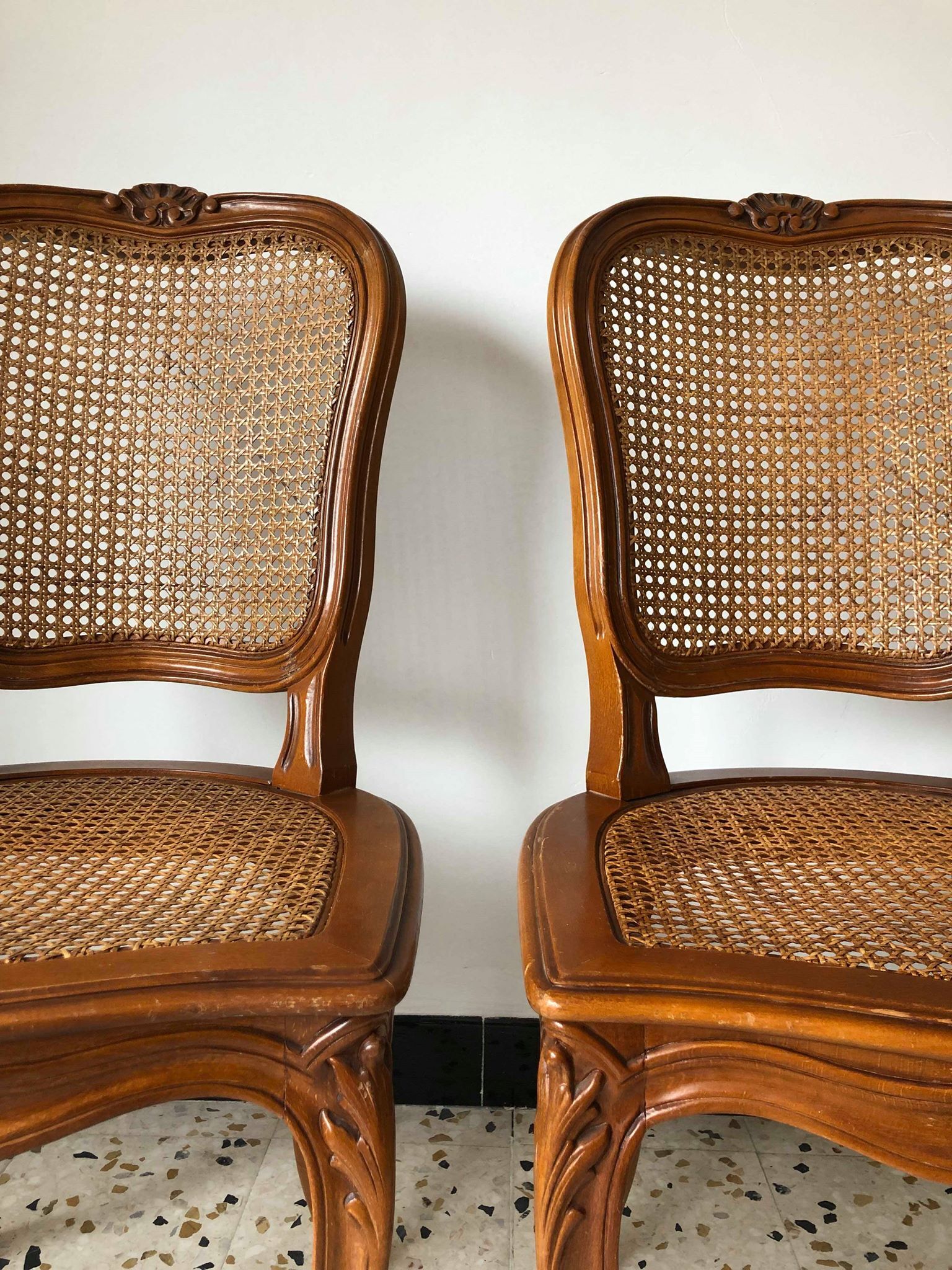 Paires de chaises style Louis XV bois & cannage