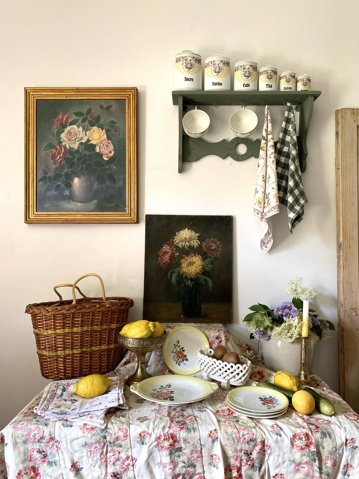Old Painting Oil on Canvas Late 19th Century – Still Life with Chrysanthemums