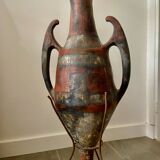 Ancient Kabyle amphora in terracotta.