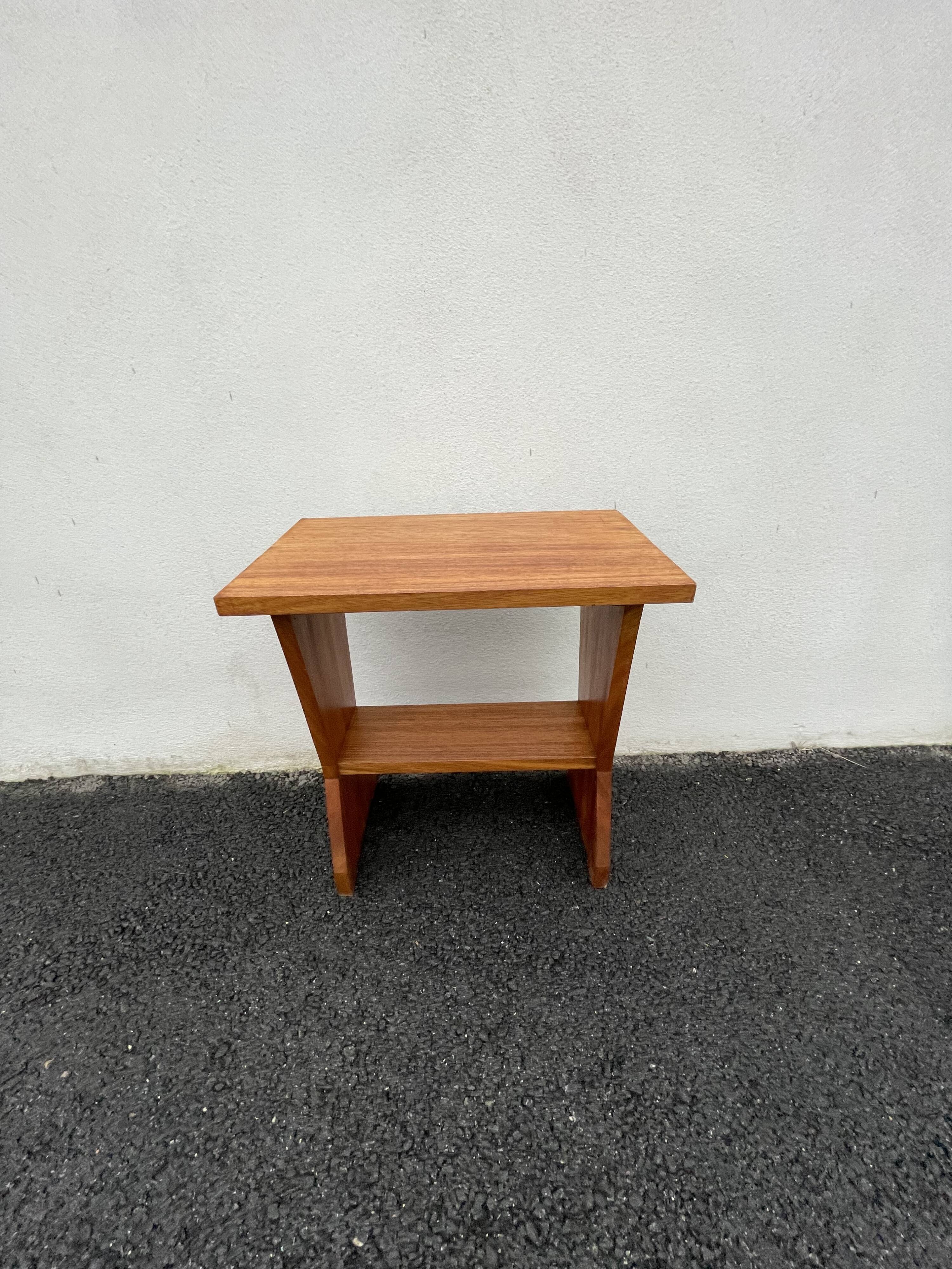 Table d’appoint ou chevet en teck 70’S