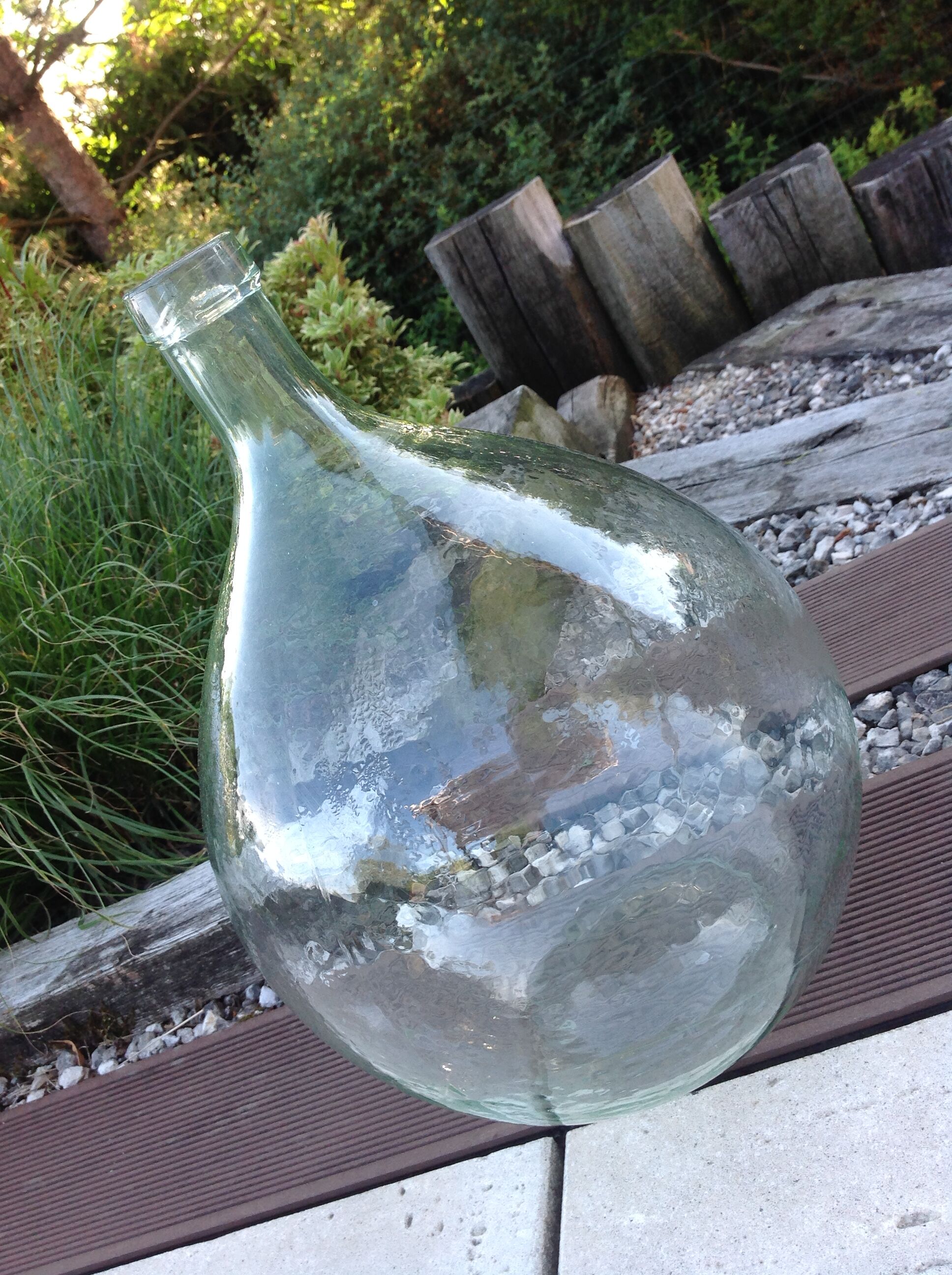 Lady jeanne in transparent glass