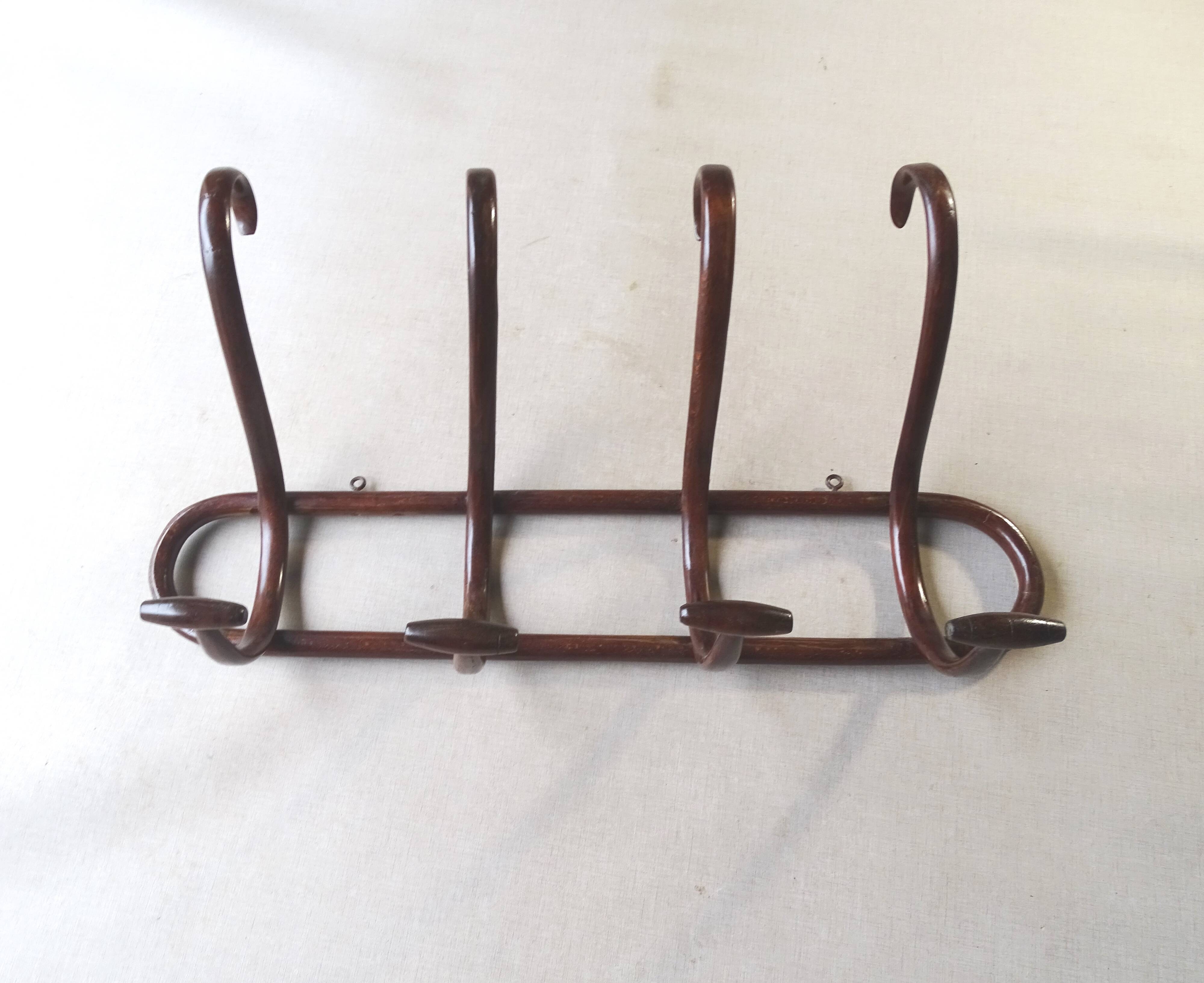 Wall coat rack with 4 curved wooden hooks bistro - no Thonet