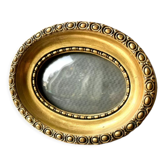 Cadre ovale antique mesures bois doré 13 cm x 9.5 Verre convexe