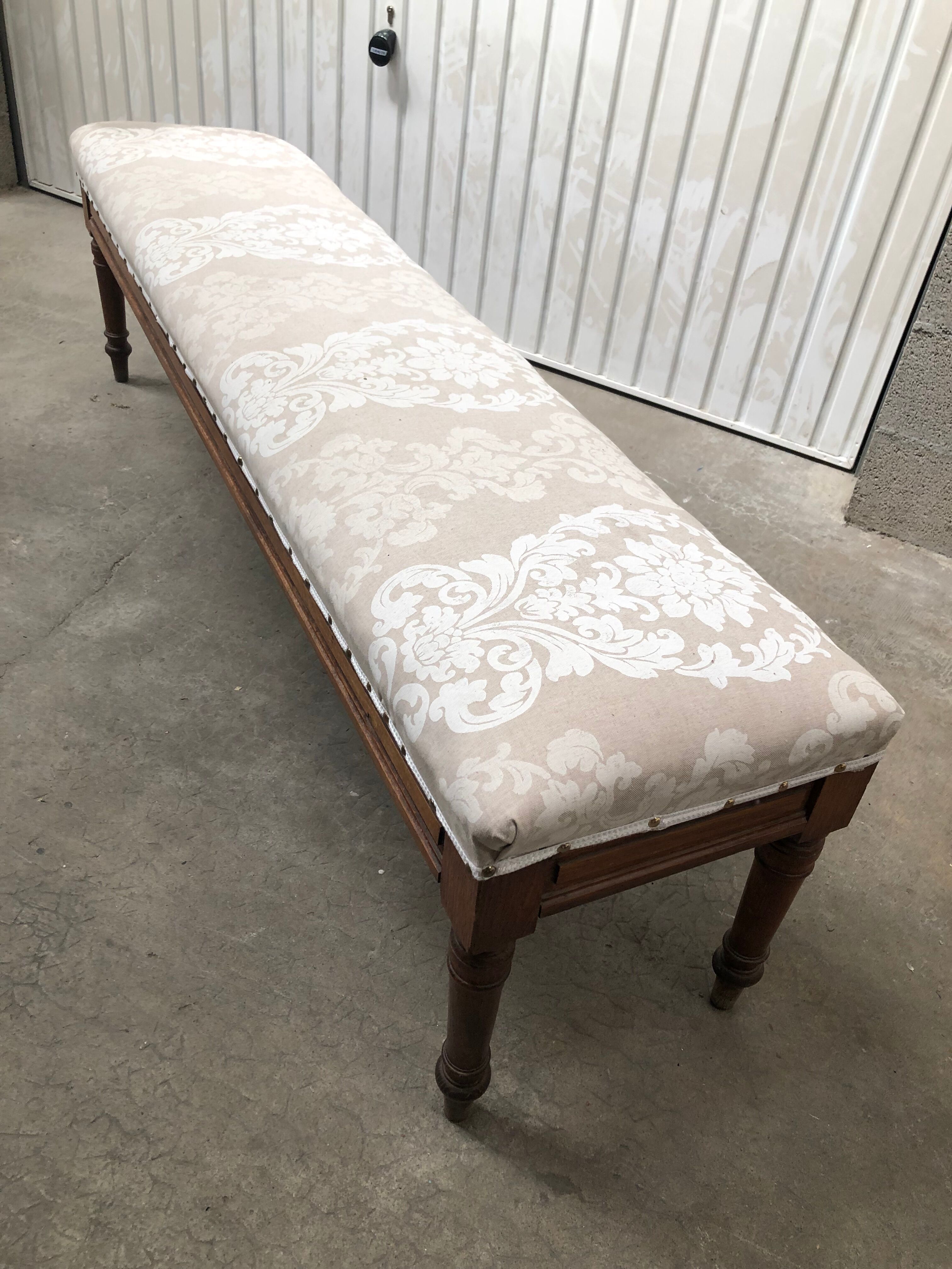 Upholstered bench seat