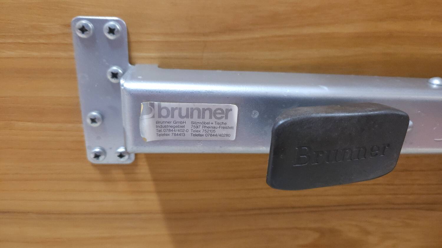 Bruner dining table 1970