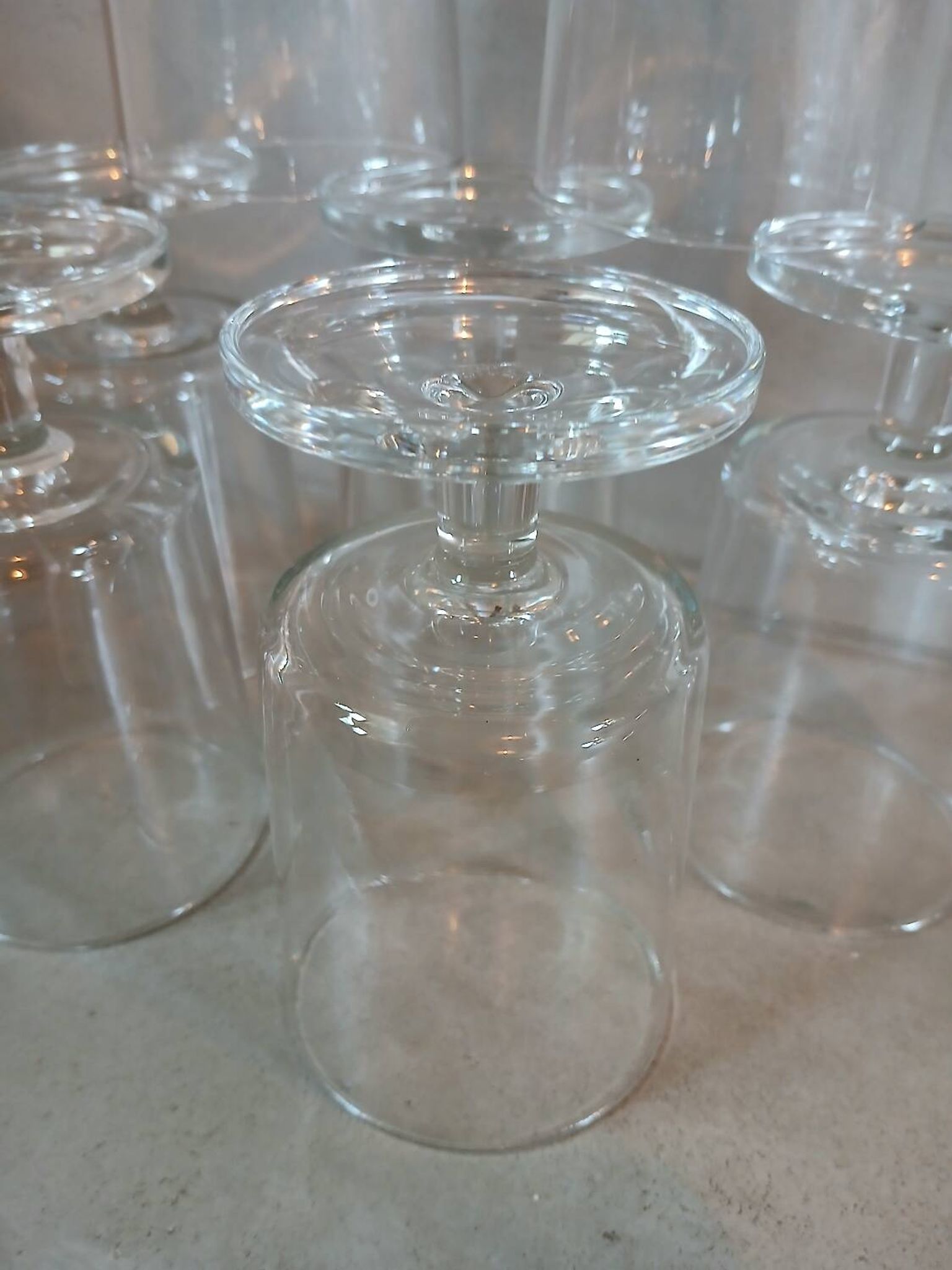 9 verres à pied vintages