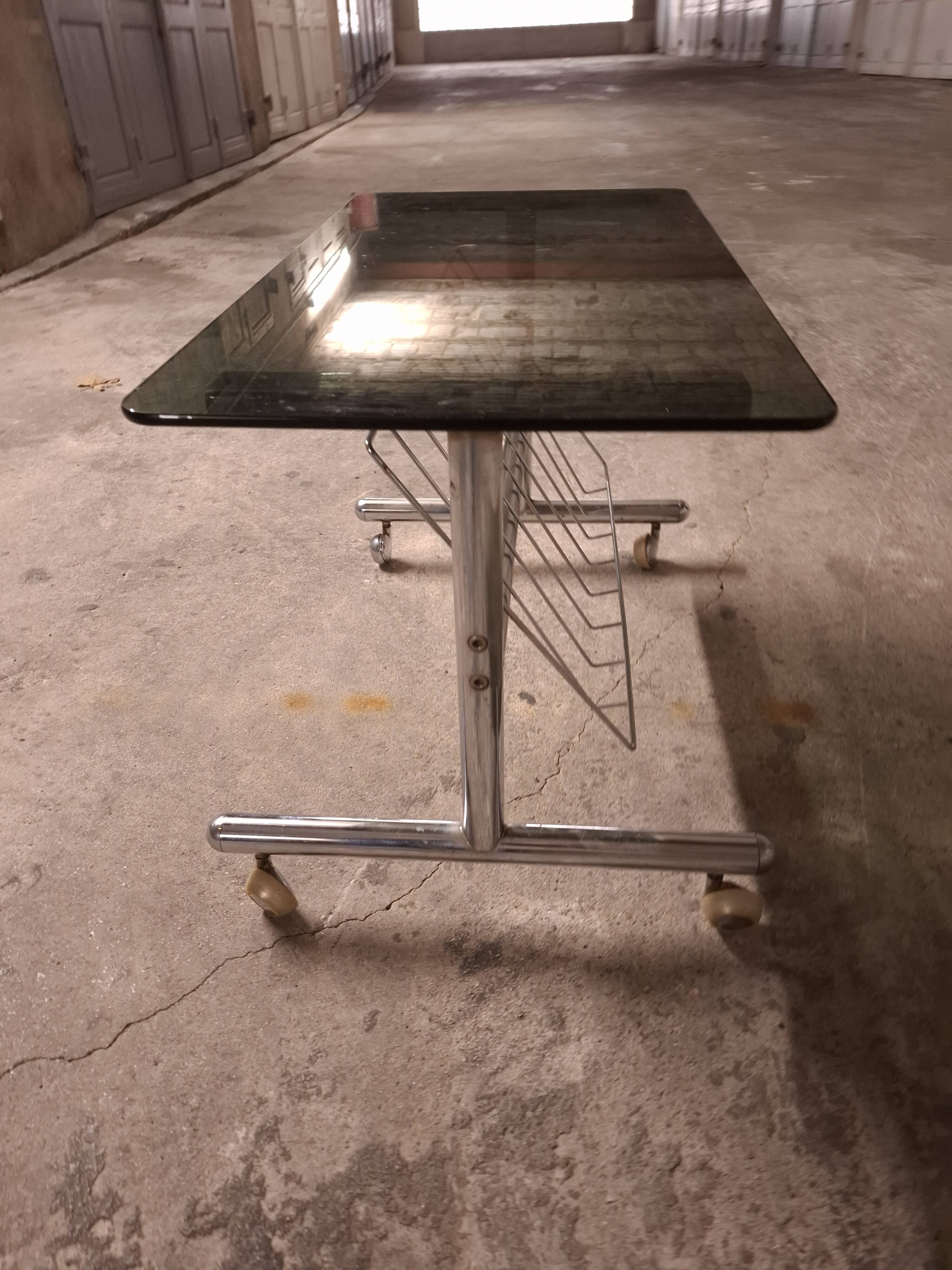 Vintage 70's coffee table, magazine rack