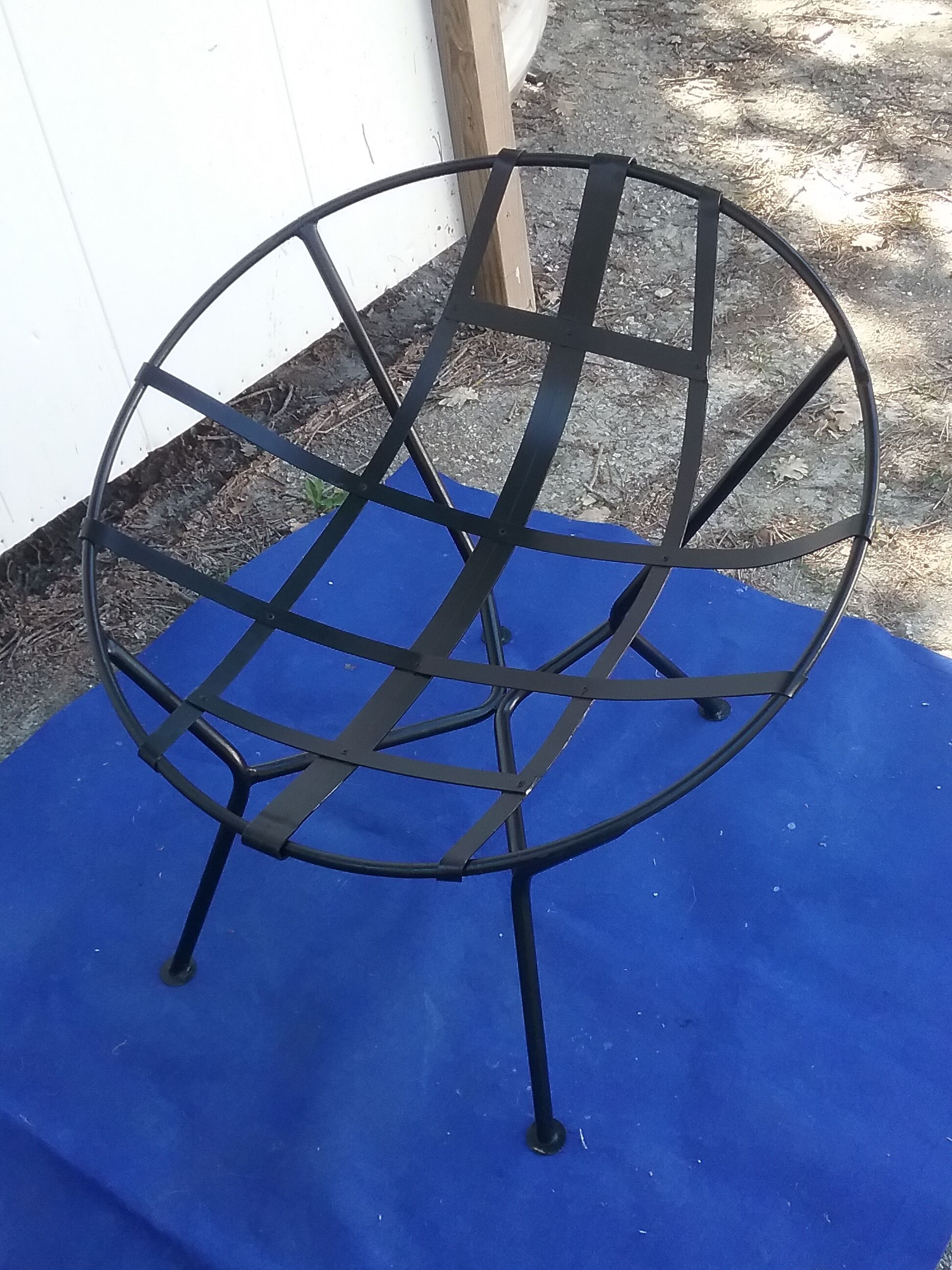 Paire de fauteuils vintage corbeille