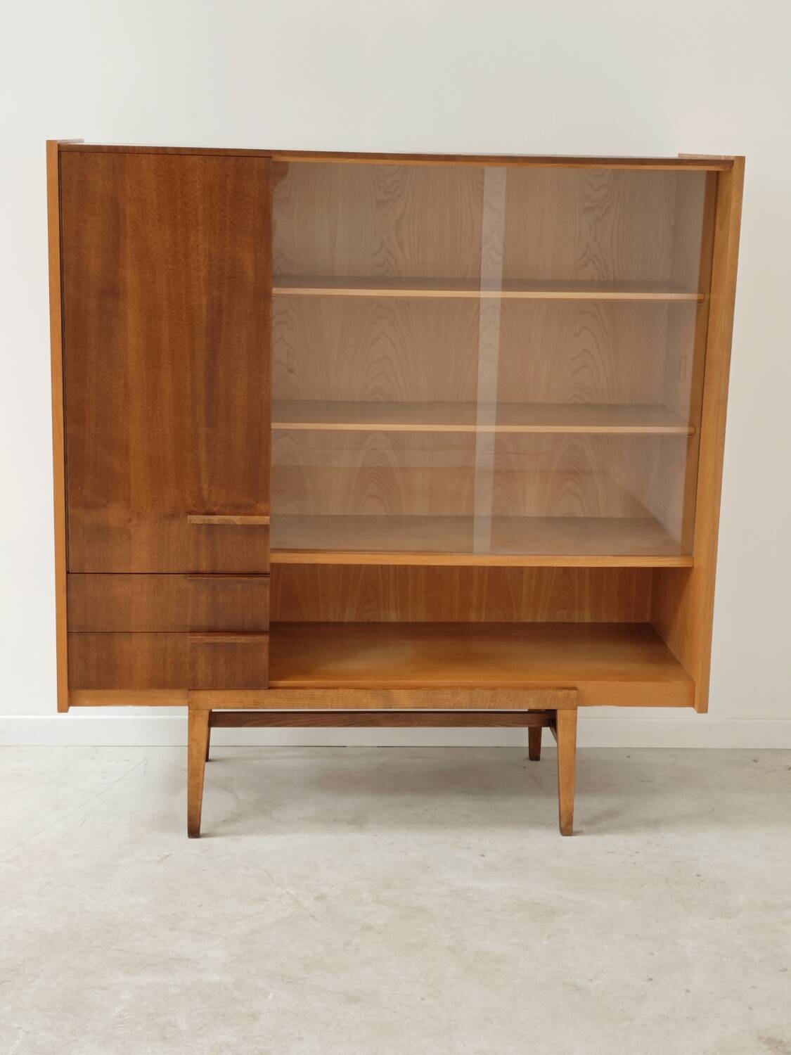 High Buffet Dresser Frantisek Mezulanik for Up Zavody 1960