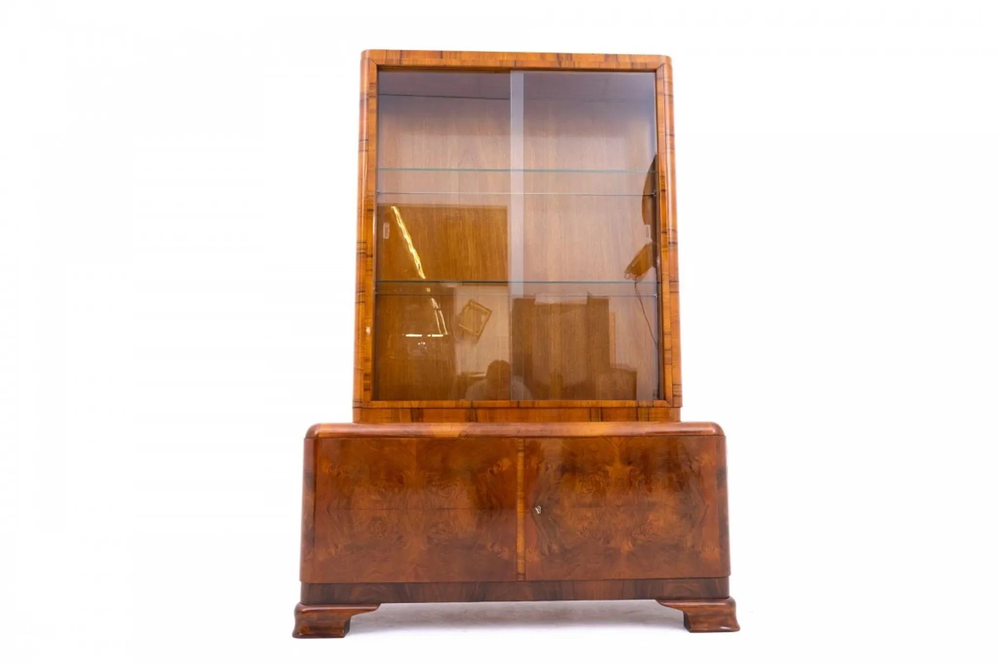 Polish Art Deco display cabinet, circa 1930.